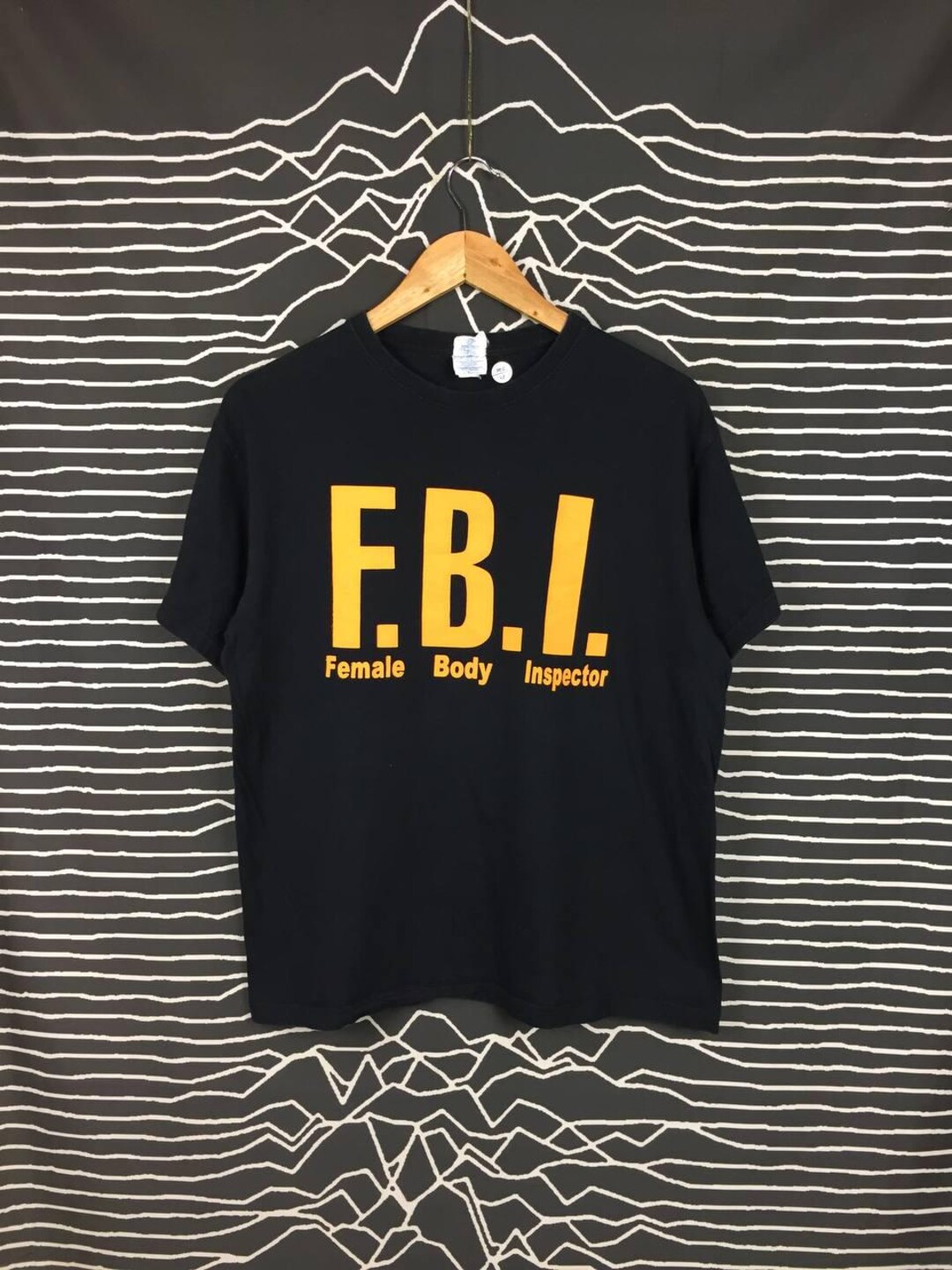 ヴィンテージ FBI 女性ボディインスペクター パロディ T シャツ サイズ 