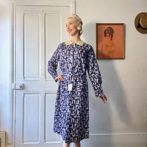 1970s does 1930s Volup Navy Floral Dress / 30s Style Day Dress with Belt