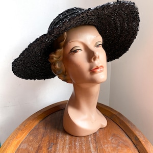 Cappello in rafia a tesa larga anni &#39;30 / Cappello nero anni &#39;30 con nastro