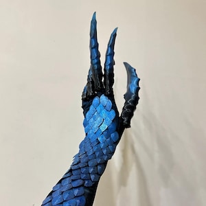 Blaue Drachenschuppenklauen-Handschuhe | Ein Paar Void Crack Claw Cosplay-Requisiten, realistische Drachenschuppen-Handschuhe, Halloween-Cosplay-Accessoire