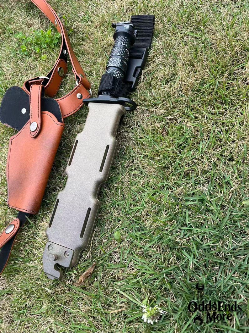 Leon Kennedy Knife & Leather Holster Set | 1:1 Scale Handmade Cosplay Prop | Custom Resident Evil 4 Accessory | Gift for Him, Video Game Fan image 5