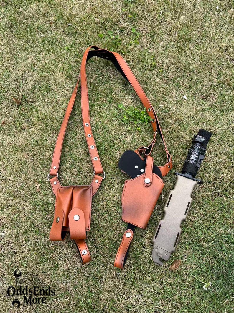 Leon Kennedy Knife & Leather Holster Set | 1:1 Scale Handmade Cosplay Prop | Custom Resident Evil 4 Accessory | Gift for Him, Video Game Fan Knife + Knife Set