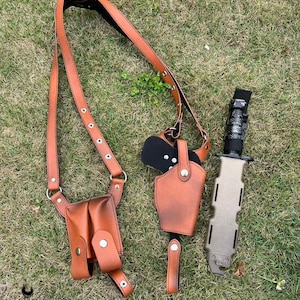 Leon Kennedy Knife & Leather Holster Set | 1:1 Scale Handmade Cosplay Prop | Custom Resident Evil 4 Accessory | Gift for Him, Video Game Fan image 6