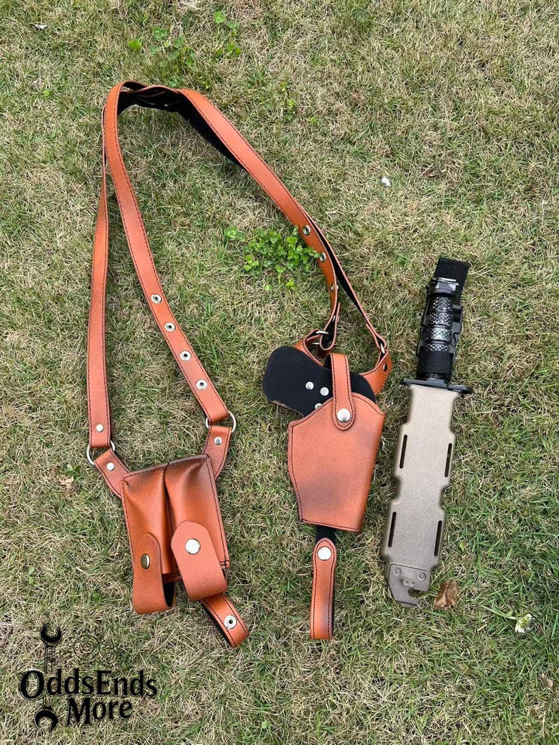 Leon Kennedy Knife & Leather Holster Set | 1:1 Scale Handmade Cosplay Prop | Custom Resident Evil 4 Accessory | Gift for Him, Video Game Fan image 6
