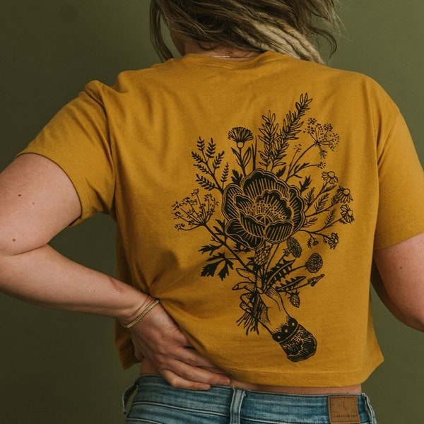 Herb Nerd - Vintaged womens Cropped Tee in Chamomile, wildflower tshirt, Botanical Tattoo style, forestcore, best friend gift, flower tshirt