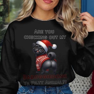 Christmas Pug Dog, Czy Sprawdzasz Moją Koszulkę Badoggiedonk, Zabawne Ubrania Dla Zwierząt, Słodkie Zwierzęta, Koszulka Miłośnika Psów, Koszulka Humoru Dla Zwierząt, Prezent Dla Psa