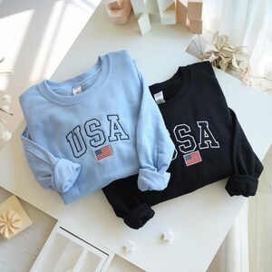 USA Flag Sweatshirt, Womens USA Crewneck Sweatshirt, USA Shirt, America Sweatshirt, 4th of July Sweatshirt, Patriotic Sweatshirt