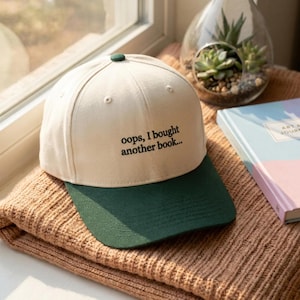 Casquette brodée Oops I Bought Another Book, Casquette douillette fille livresque