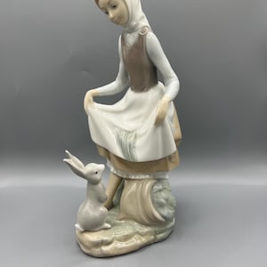Vintage Lladro Rabbit’s Food 4826 Retired Collection Girl Feeding Rabbit Spring Decor