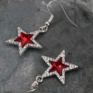 PRE-ORDINA orecchini a stella ispirati a Cowboy Carter, accessori estivi pronti per il concerto in rosso