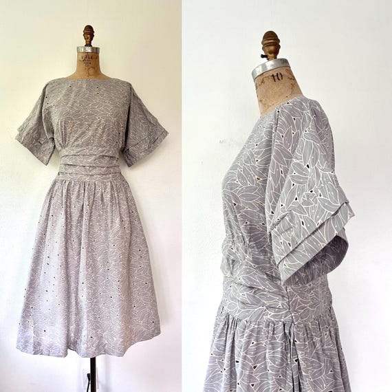 1950s dress / vintage printed cotton dress / handmade leaf lace dress