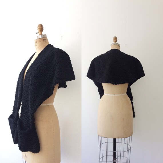 vintage wool cape / vintage cape / Lambs Wool Shaw