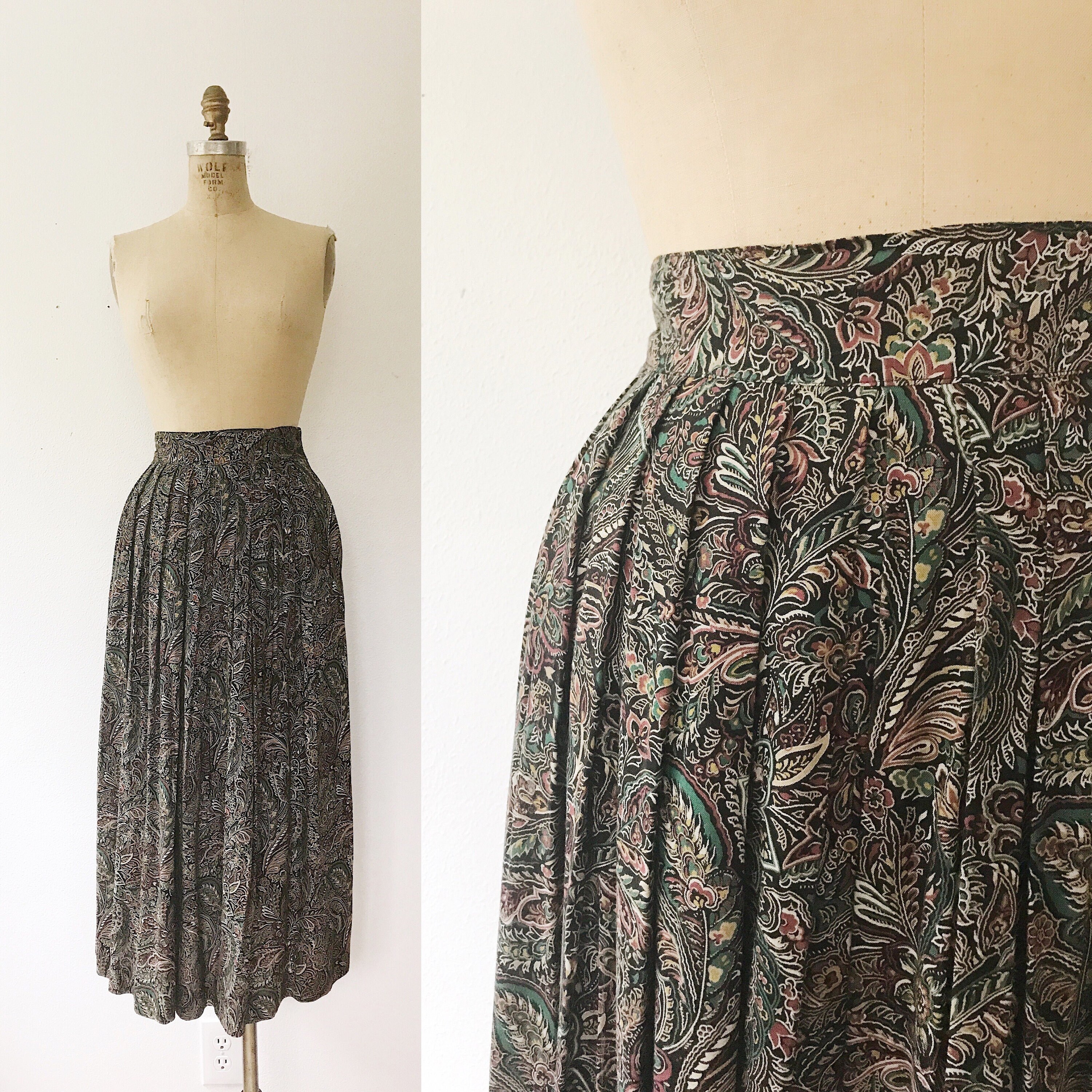 Paisley print skirt / 90s skirt / vintage pleated skirt