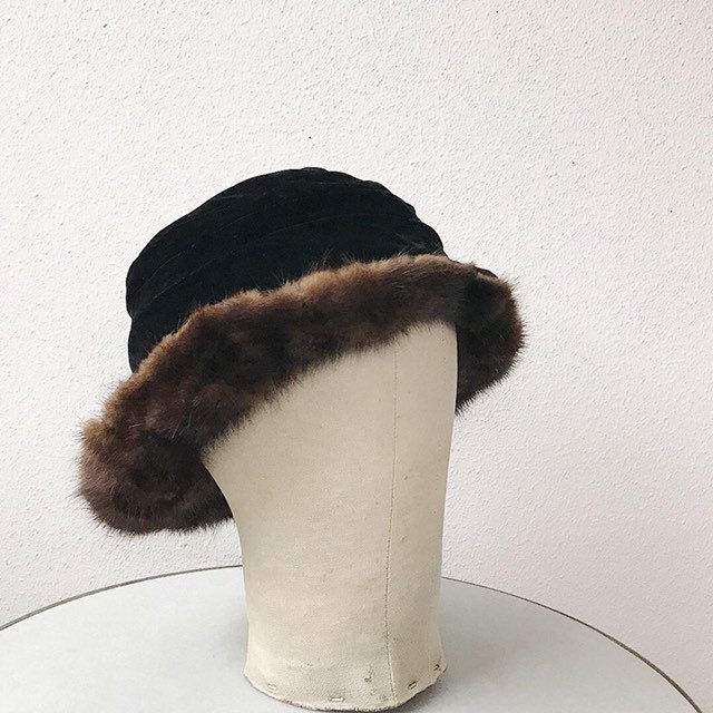 SALE Francine Velvet & Mink hat / 1940s hat / vintage cloche