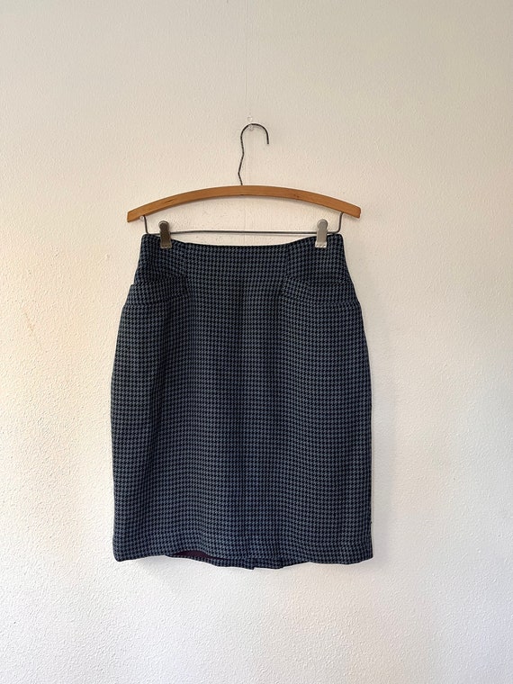 vintage wool skirt / houndstooth skirt / 90s penc… - image 10