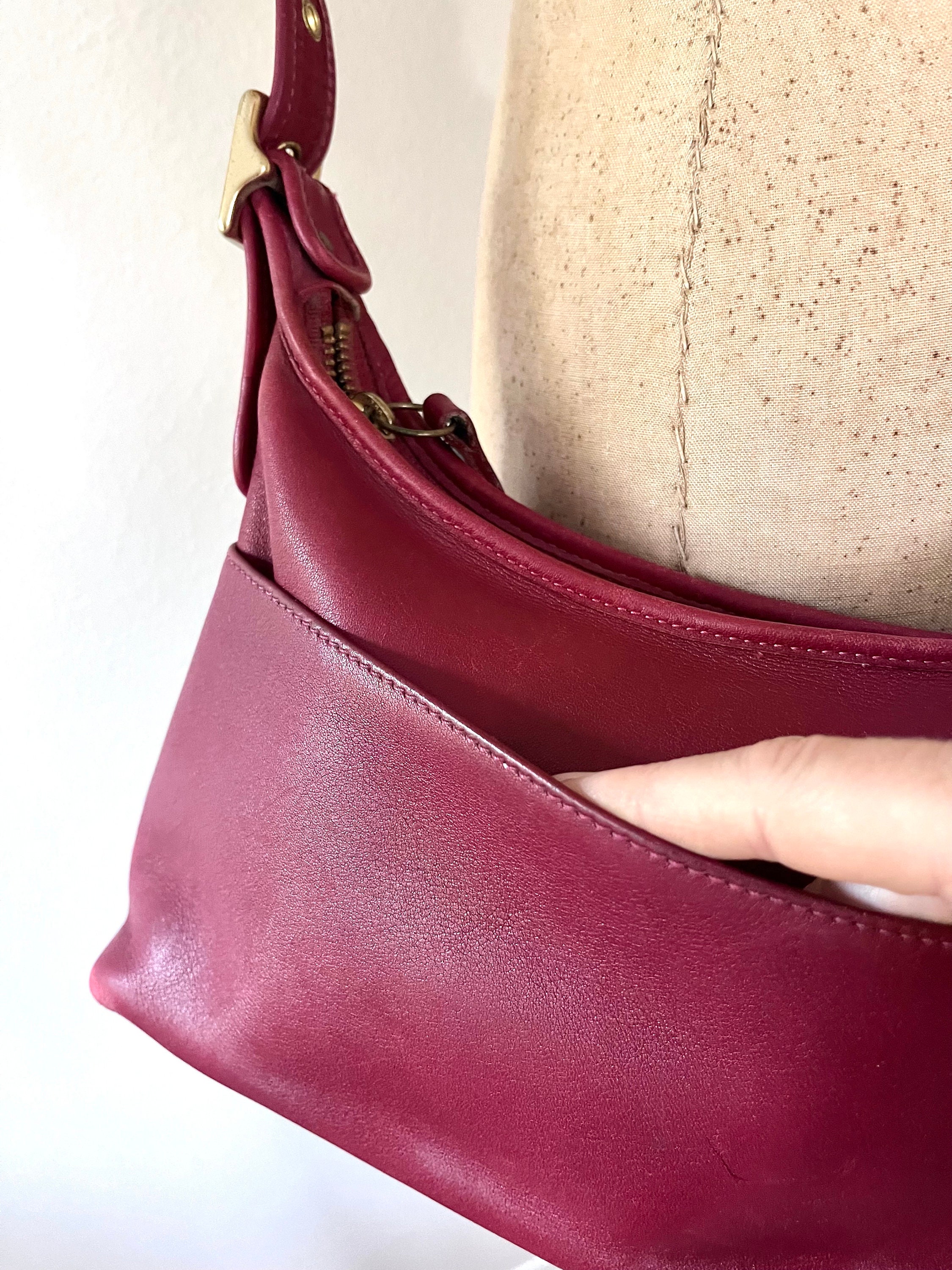 vintage Coach purse / red leather Coach / Coach Legacy Zip vintage Coach purse / red leather Coach / Coach Legacy Zip