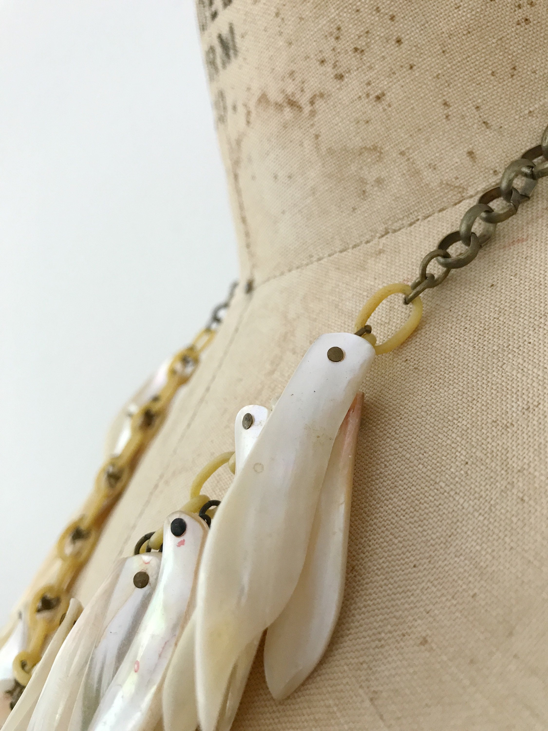 40s necklace / vintage celluloid necklace / Mother of Pearl necklace