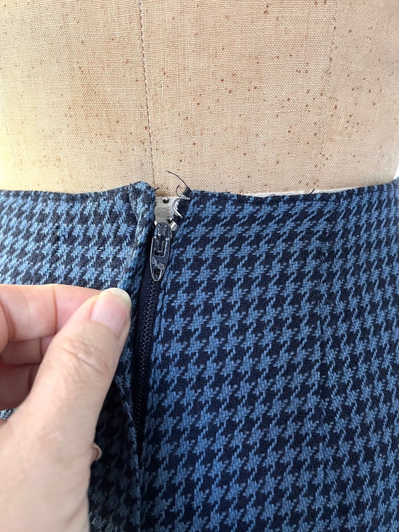 vintage wool skirt / houndstooth skirt / 90s penc… - image 6