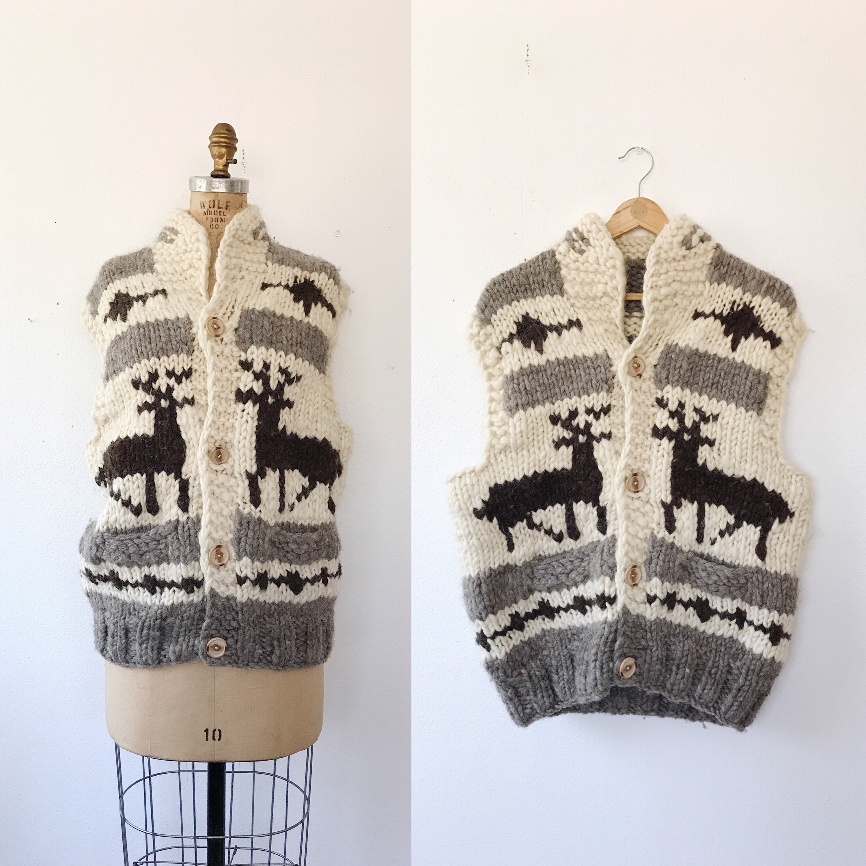 Unisex sweater vest / vintage Reindeer knit / vintage Christmas sweater