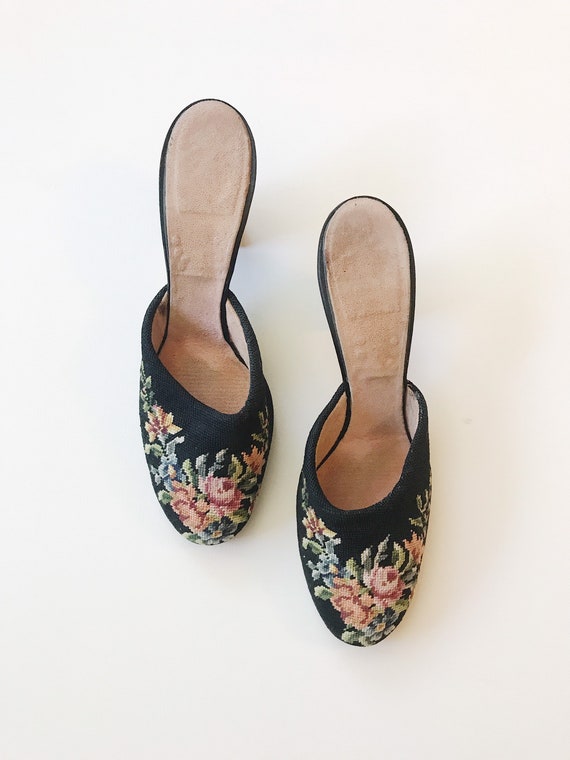 1940s boudoir heels / 1940s slippers / Embroidered