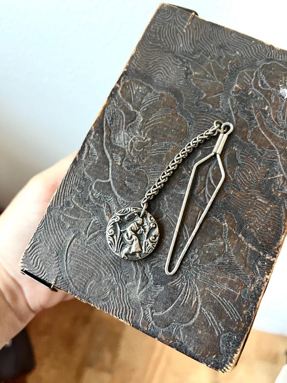 antique glove button pull / Victorian button hook / late 1800s button pull