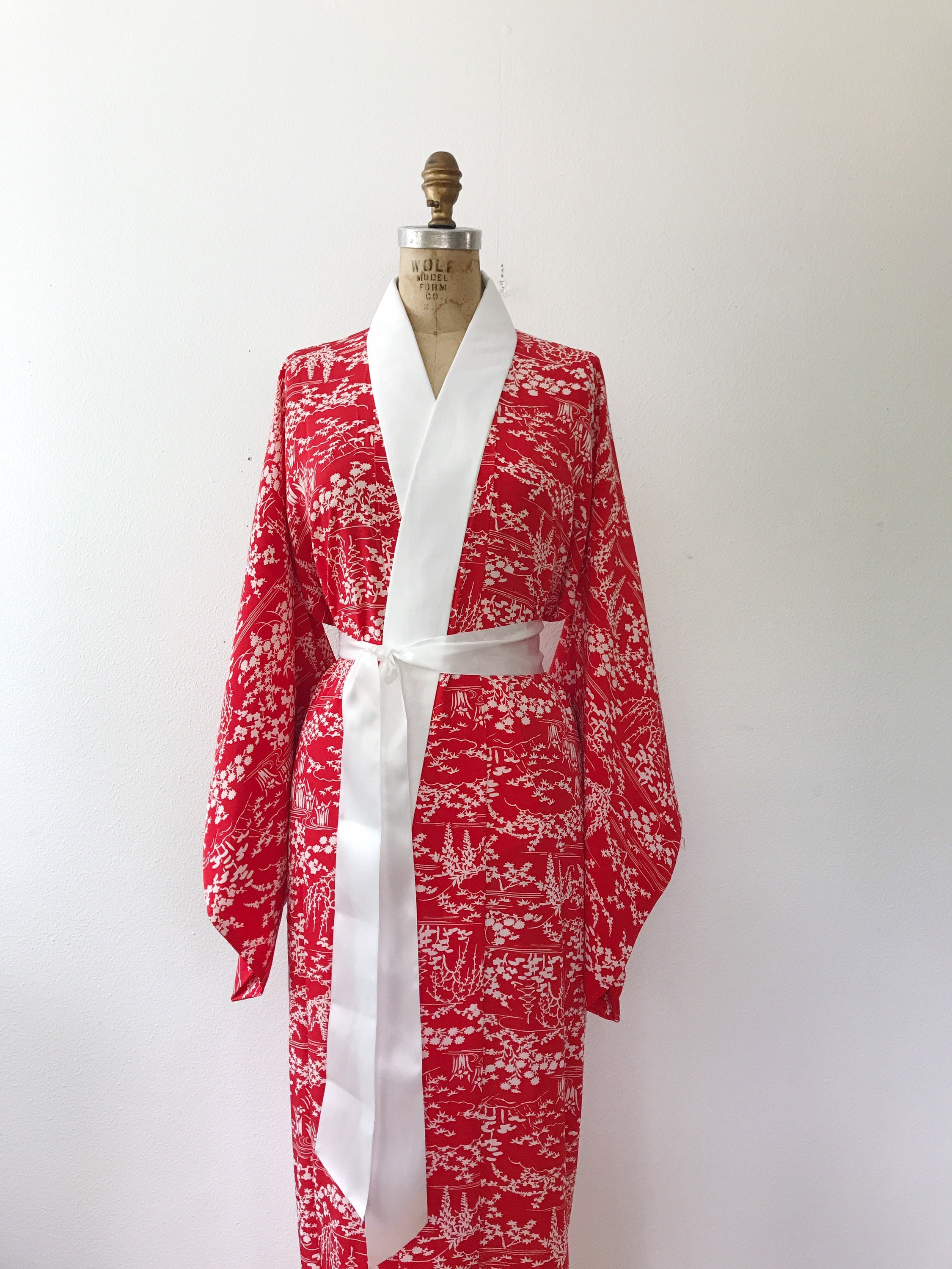 vintage kimono robe / vintage silk kimono / Willow Woods Juban