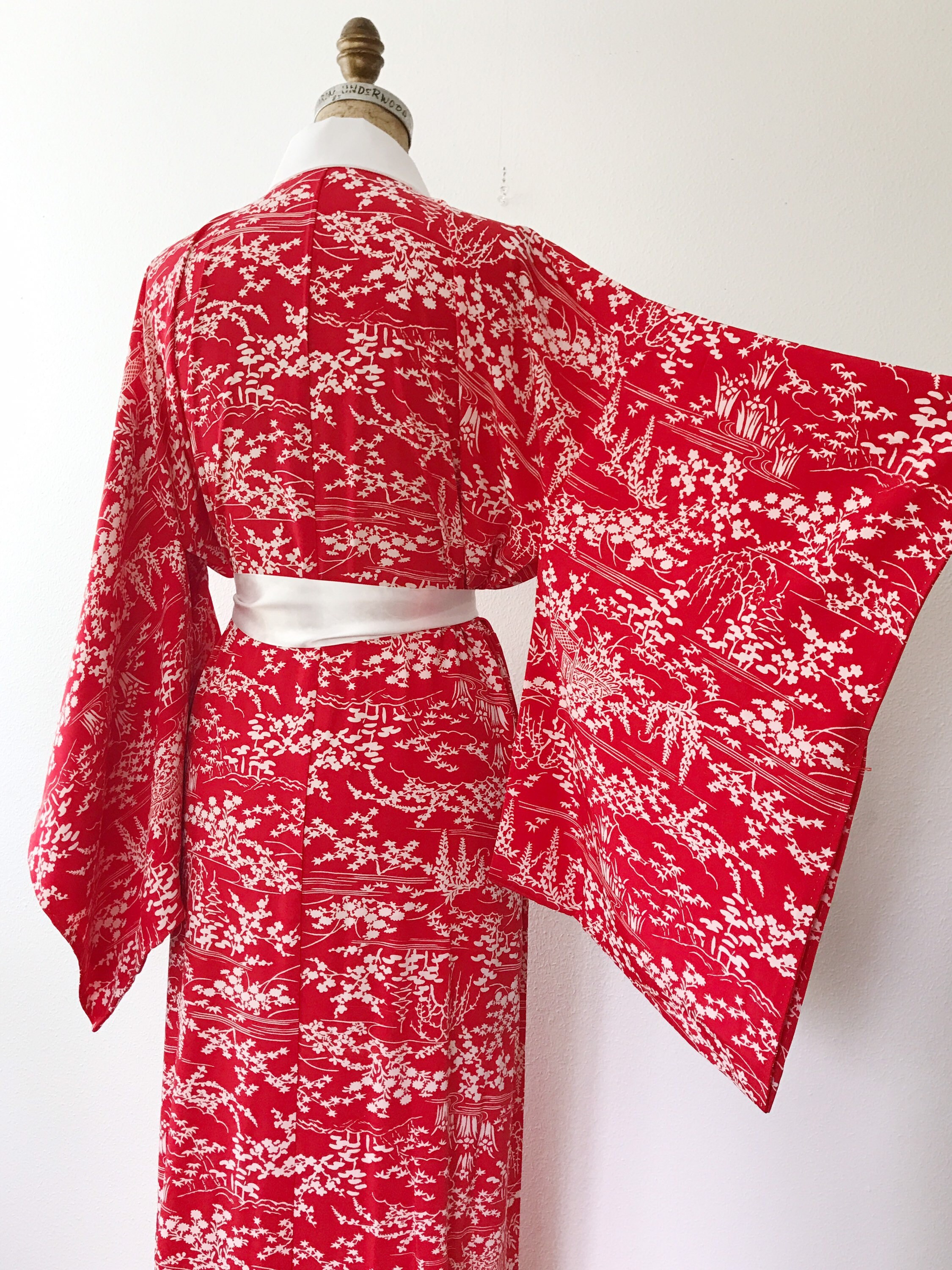 vintage kimono robe / vintage silk kimono / Willow Woods Juban