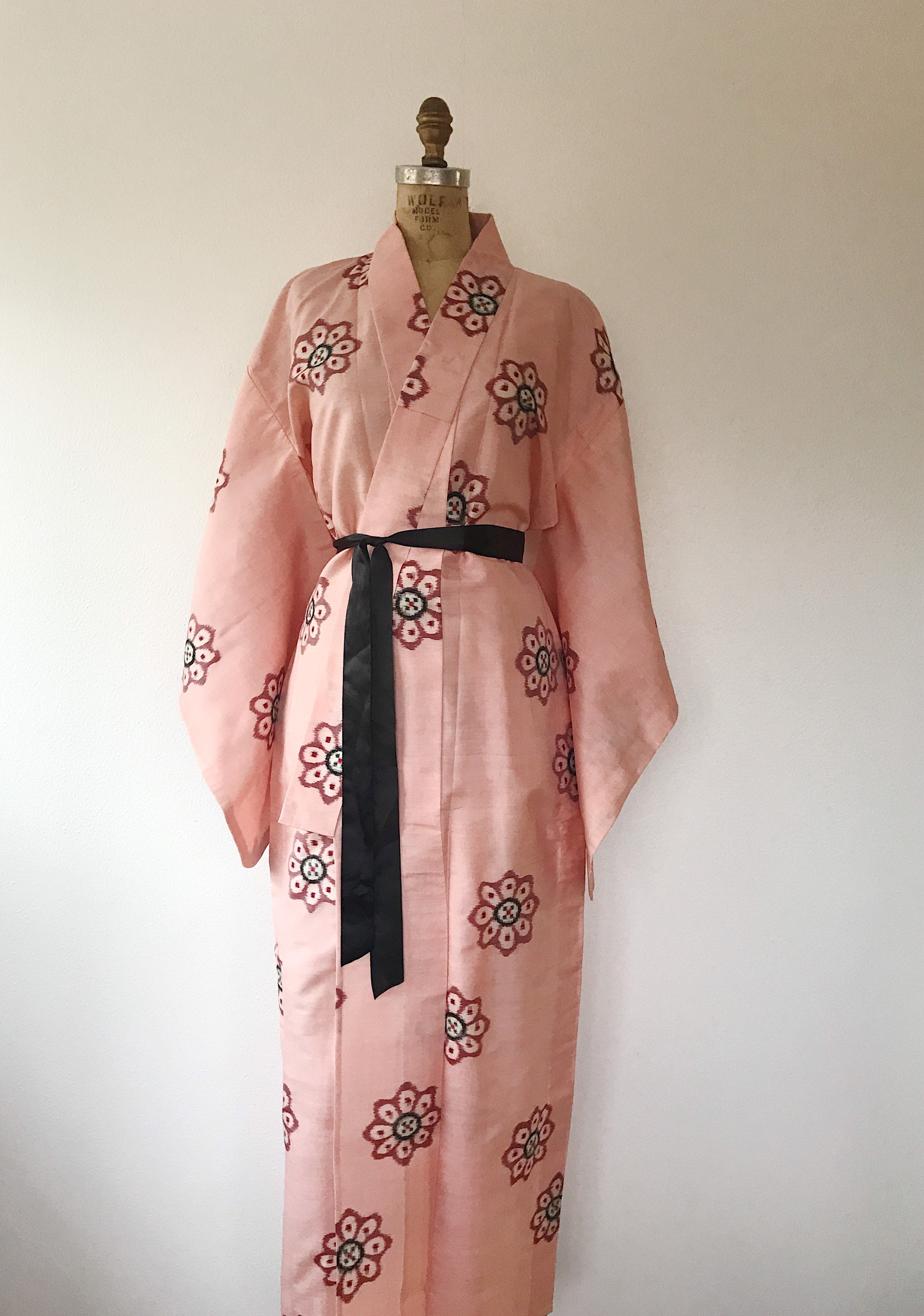 [希少本]Die schönsten Kimonos Vintage 1920s Hand-painted Kimono - ShopperBoard