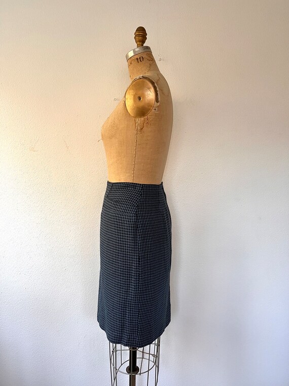 vintage wool skirt / houndstooth skirt / 90s penc… - image 4