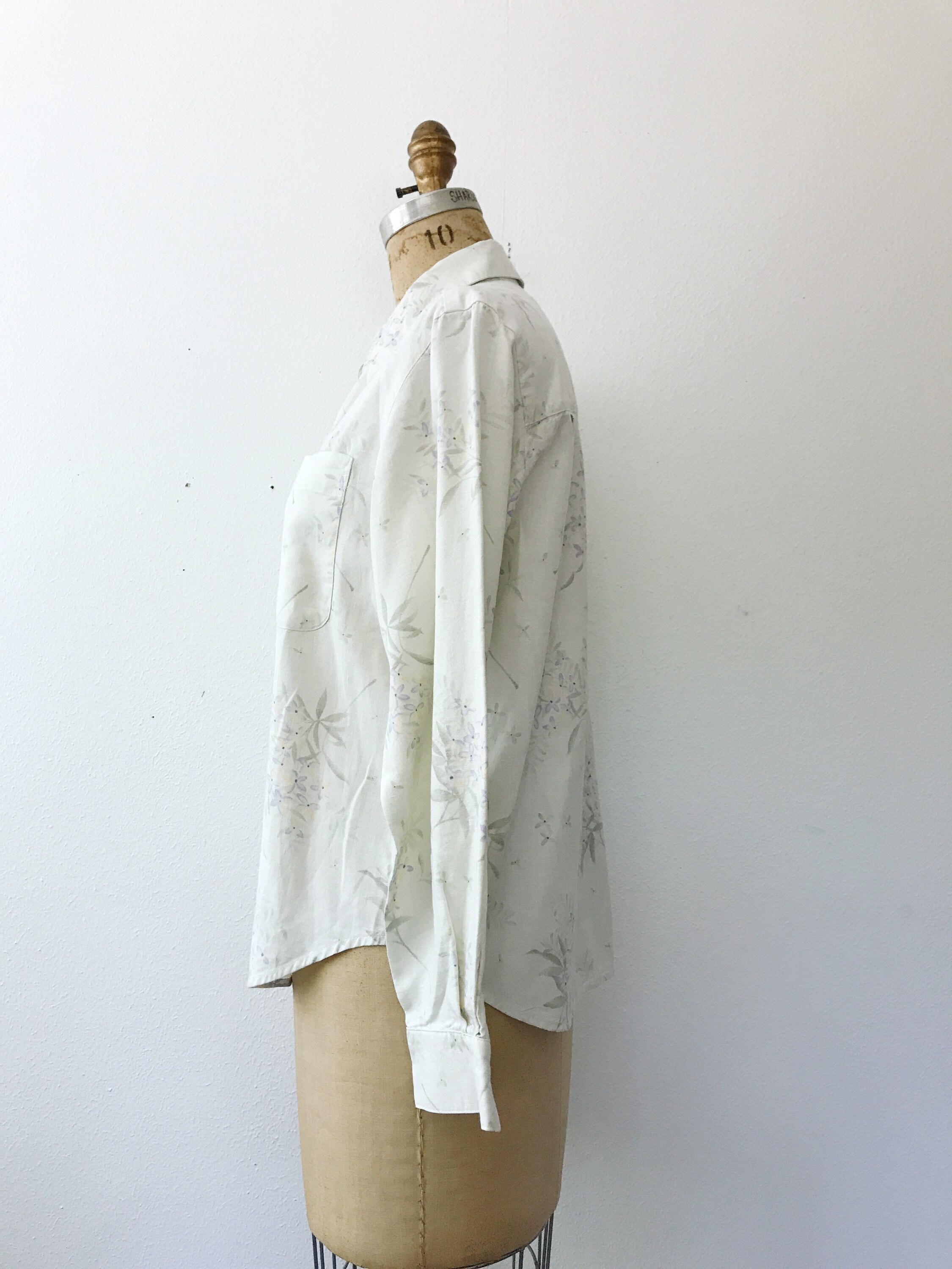 linen blouse / vintage Liz Claiborne blouse / Locust Flower blouse