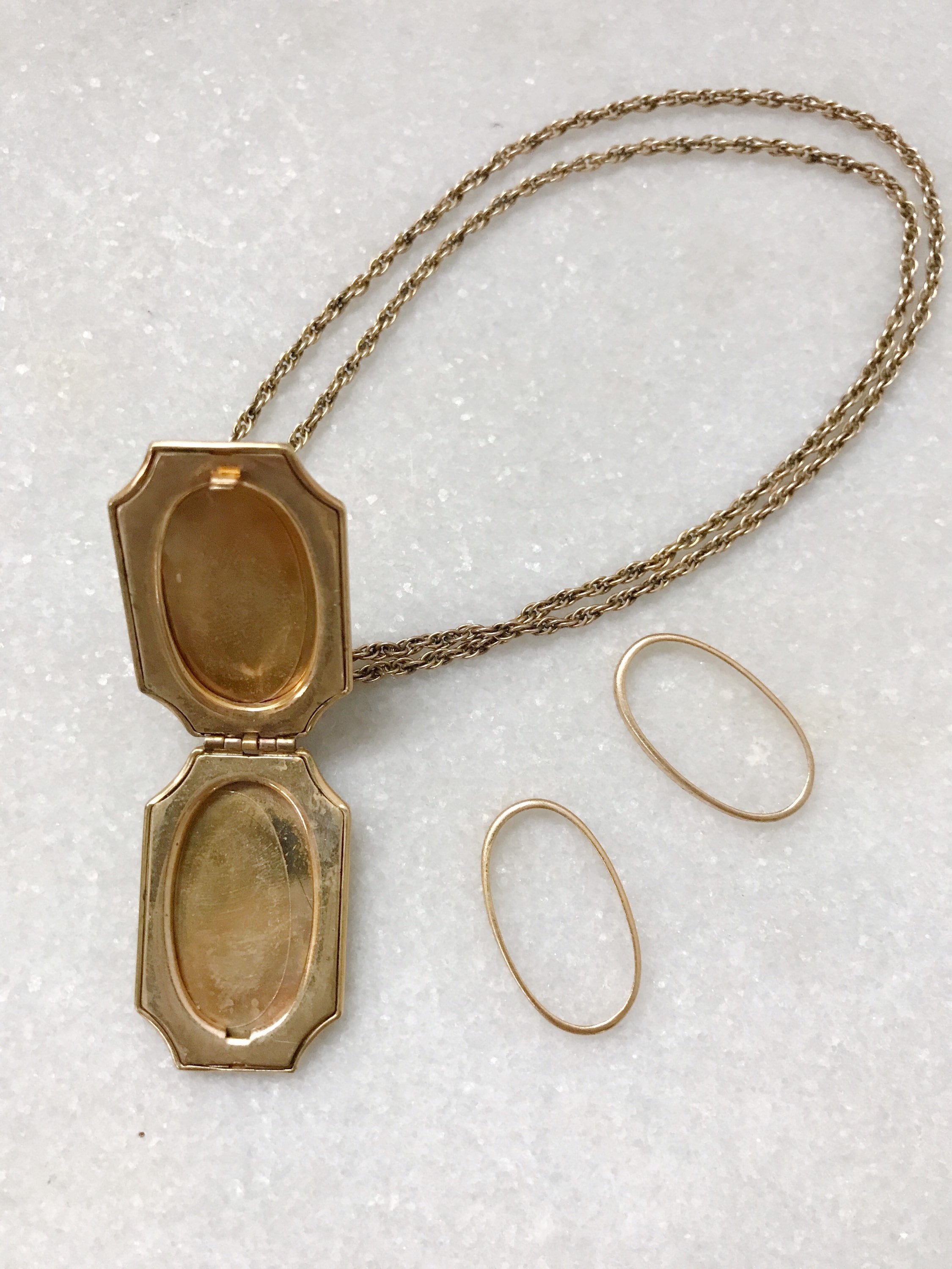 vintage locket / vintage 50s locket / Victorian Revival locket