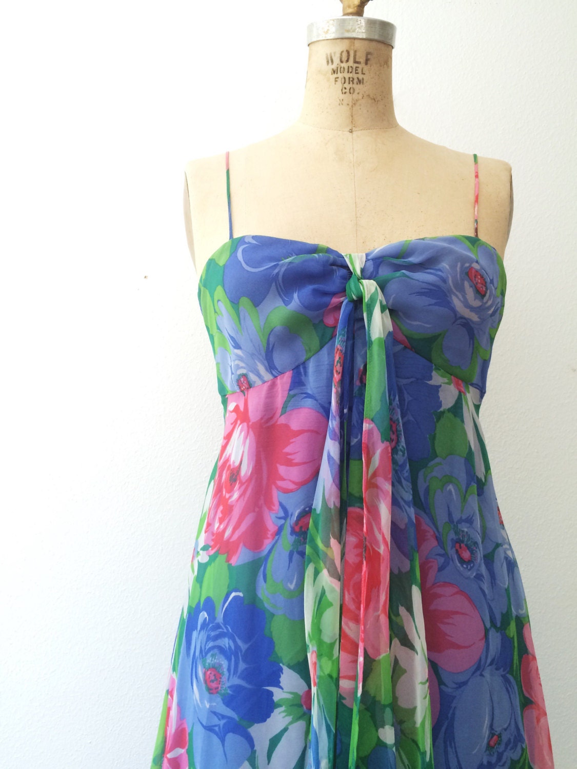 70s vintage dress / 70s sundress / Daisy Bouquet maxi dress