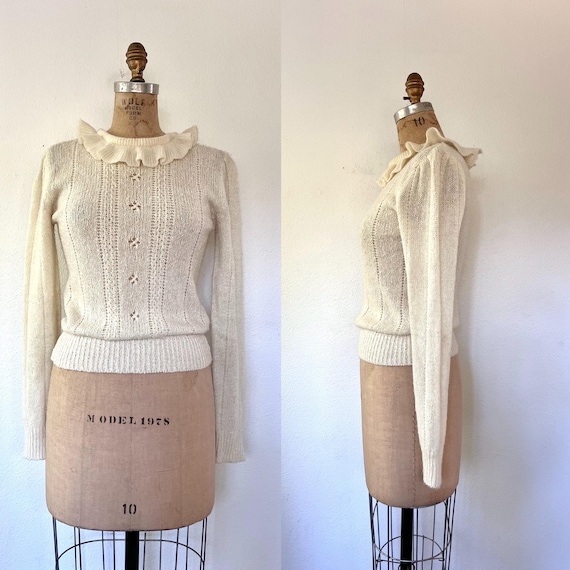 vintage 70s sweater / pointelle knit sweater / Floral Run pullover