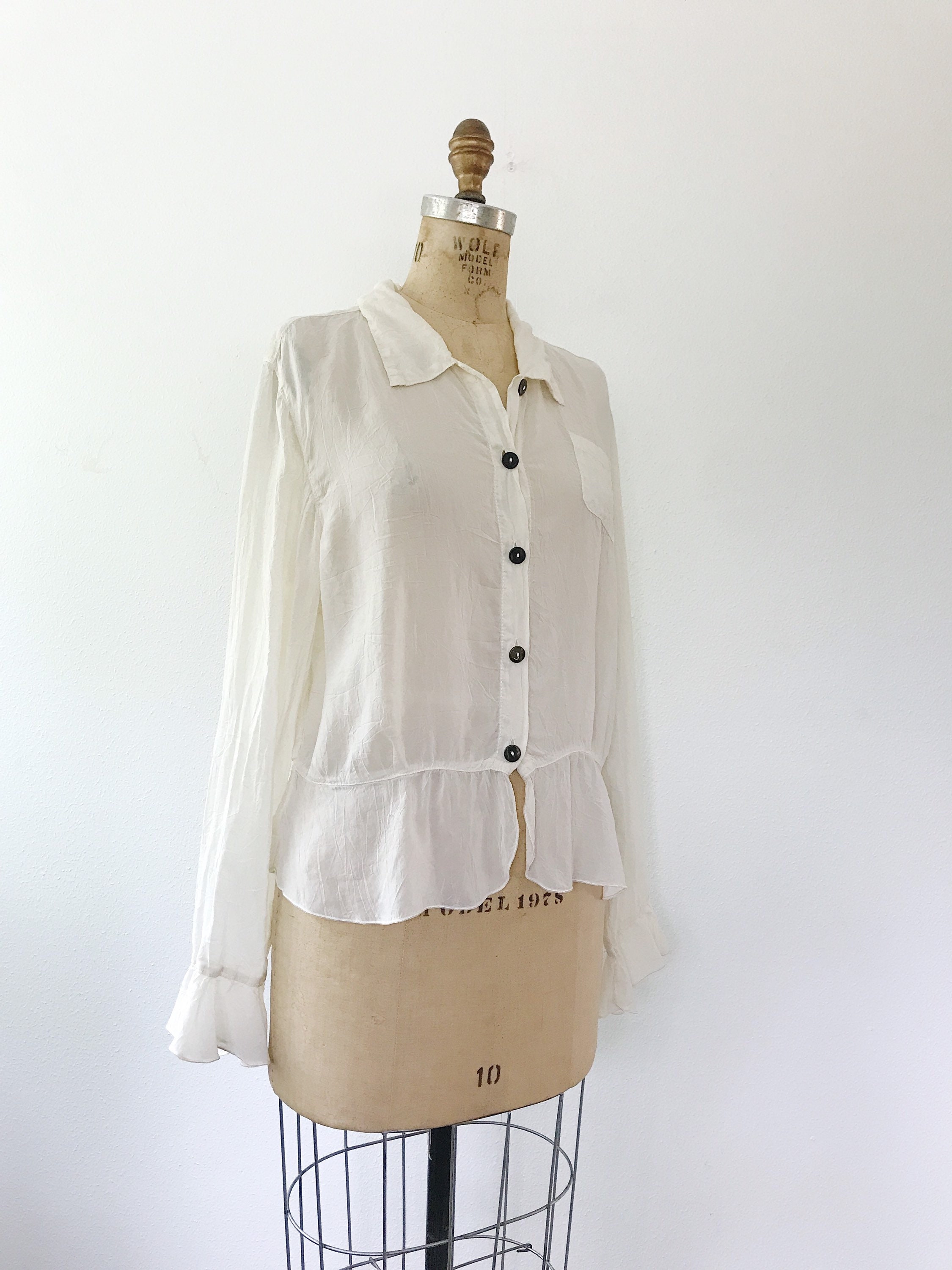 Long Sleeve Blouse with Peplum – Now-Vintage W25345