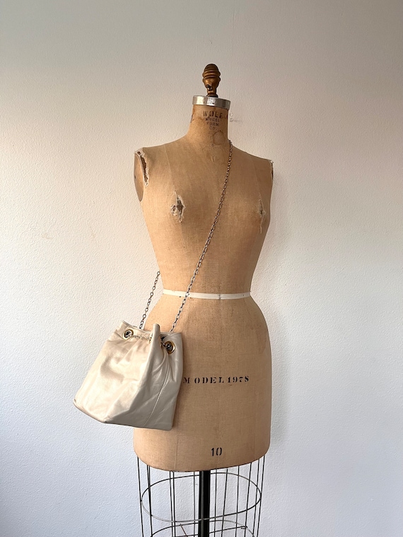 vintage leather purse / leather bucket bag / chain strap shoulder bag