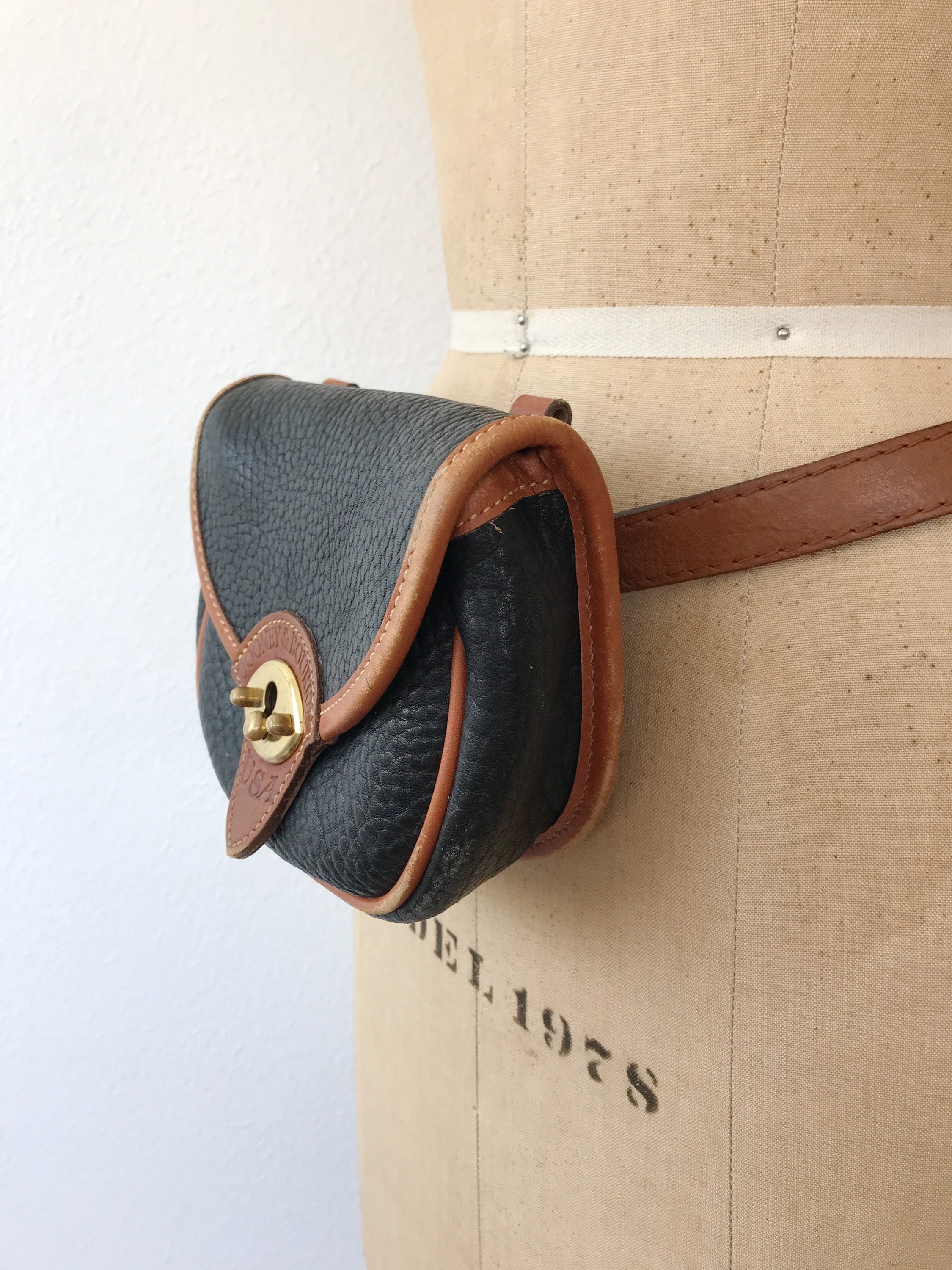 Dooney and clearance bourke waist bag