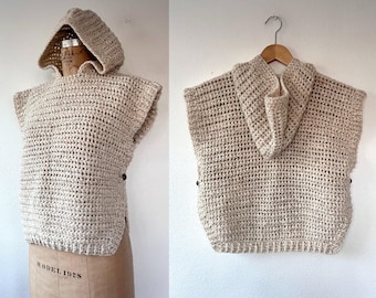 handstickad tröja / huvtröja / stickad tabardtröja