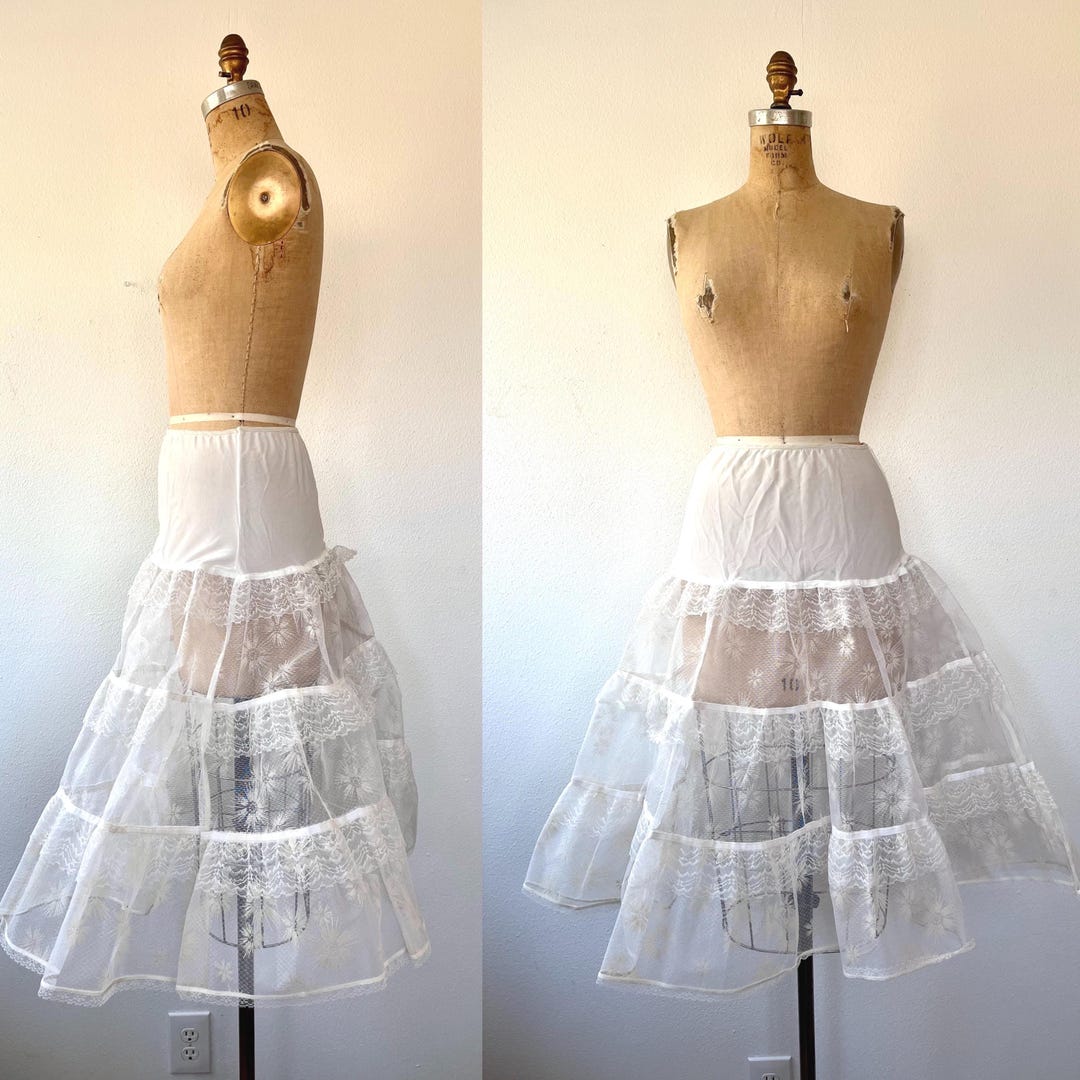 Vintage Lingerie Vintage Crinoline Floral Flocked Petticoat Etsy vintage-lingerie-vintage-crinoline-floral-flocked-petticoat-etsy