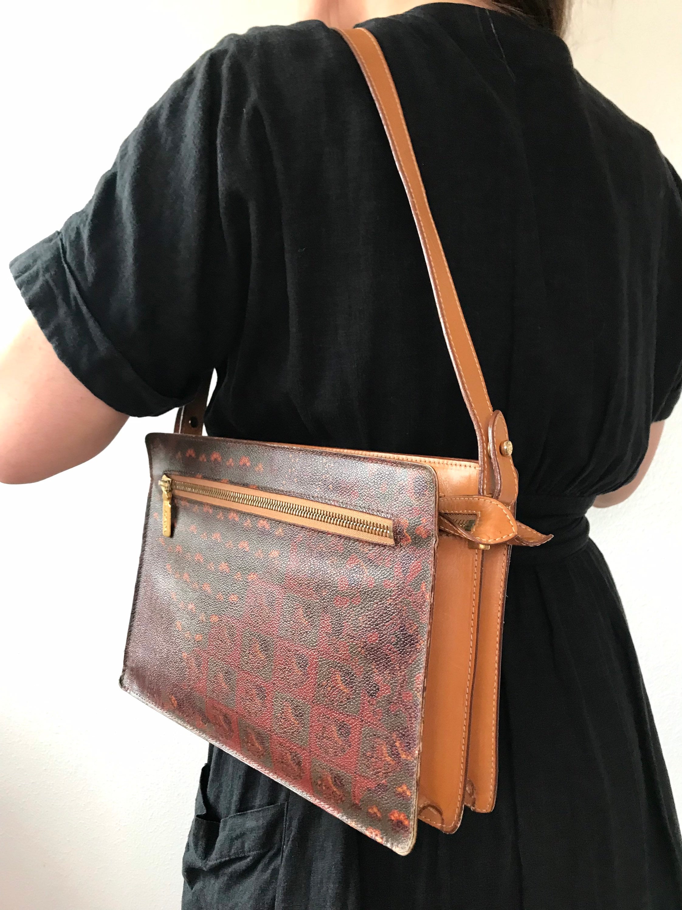 Escada Purse Bag Carmel Brown Leather Print w Adjustable Shoulder