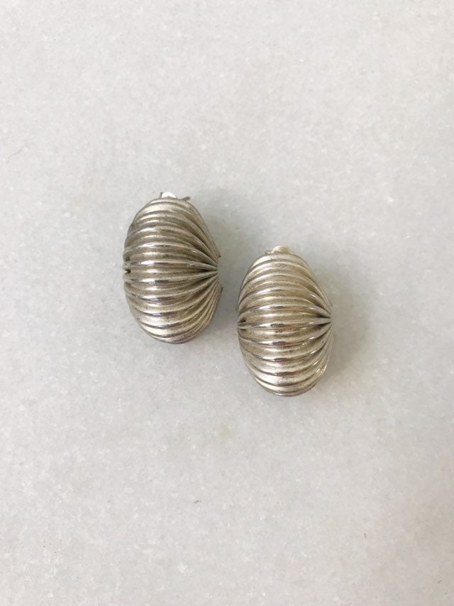 Accordion earrings / 90s earrings / vintage sculptural earrings