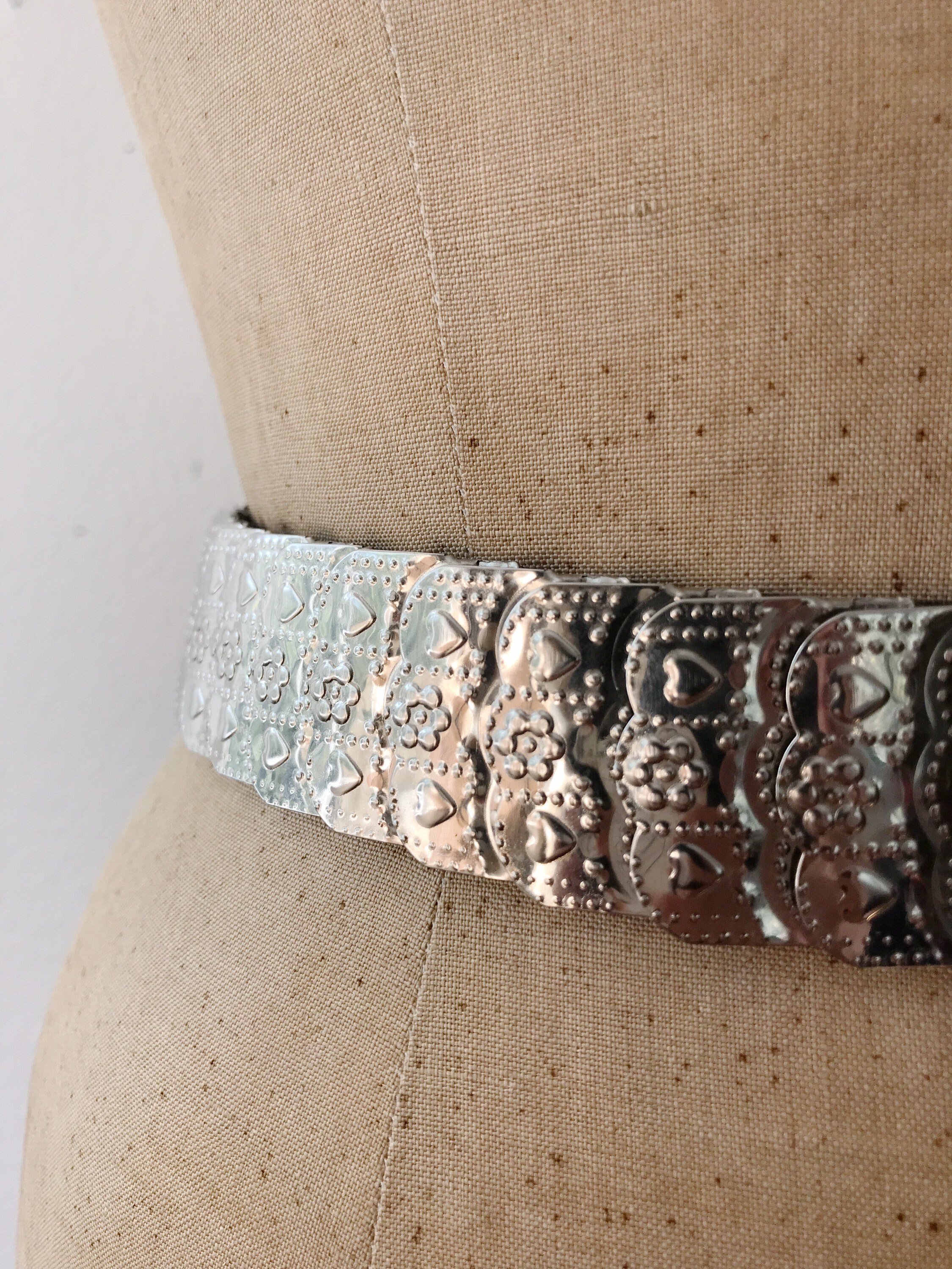 vintage metal belt / fish scale belt / 80s silver elastic belt