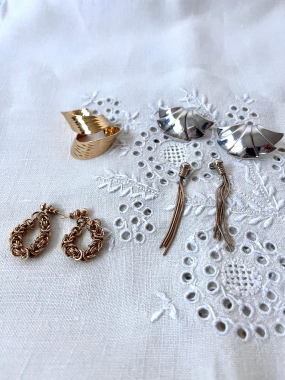 90s earrings / vintage earring collection /chain and post earrings