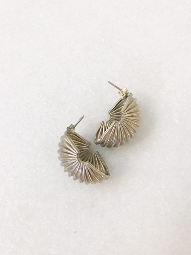 Accordion earrings / 90s earrings / vintage sculptural earrings