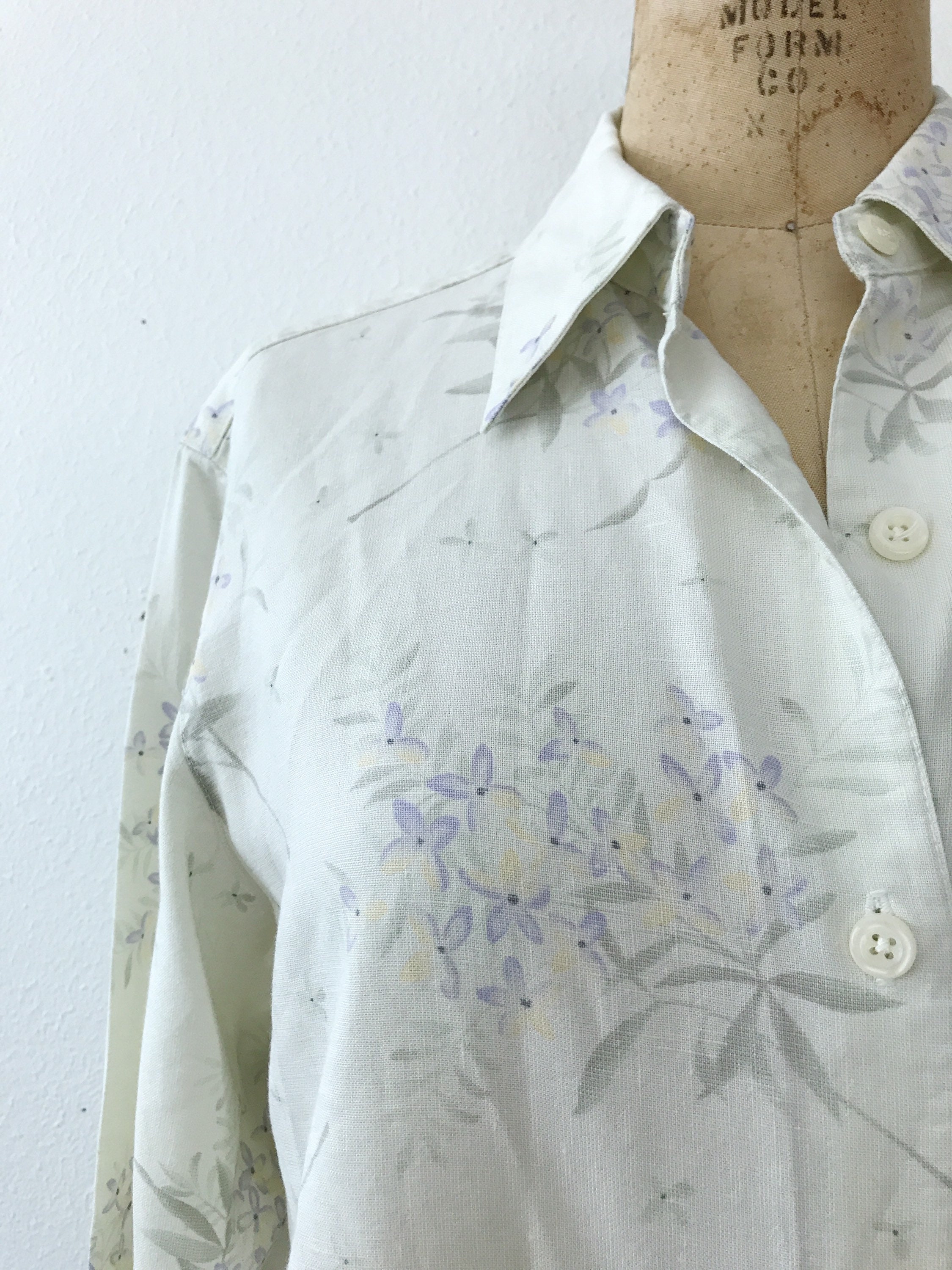 linen blouse / vintage Liz Claiborne blouse / Locust Flower blouse