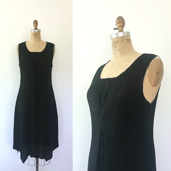 Accordion dress / black pleated dress / Batwing Point dress