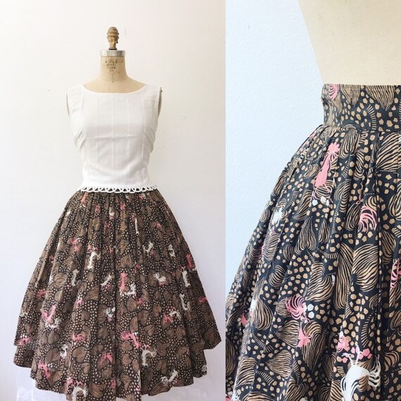 Novelty print skirt / vintage circle skirt / 50s R