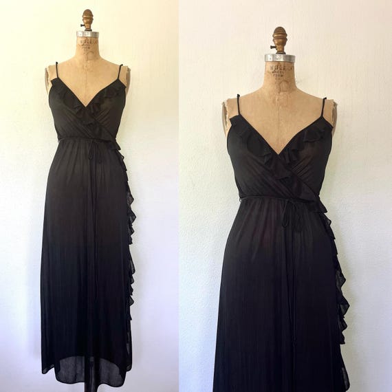 vintage lingerie / vintage nightgown / 70s ruffled night dress
