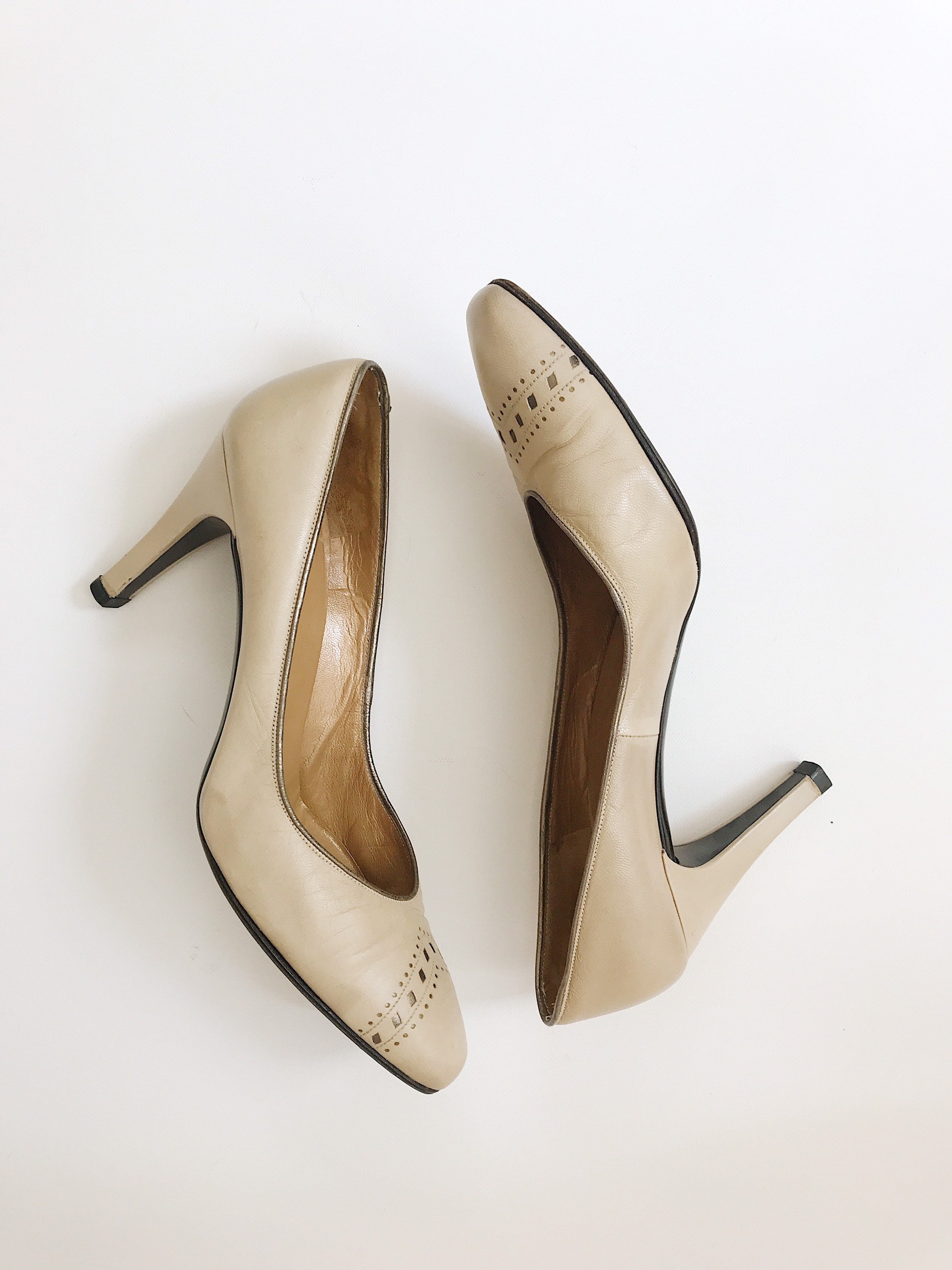 SALE vintage pumps / cream leather heels / vintage Christian Dior heels