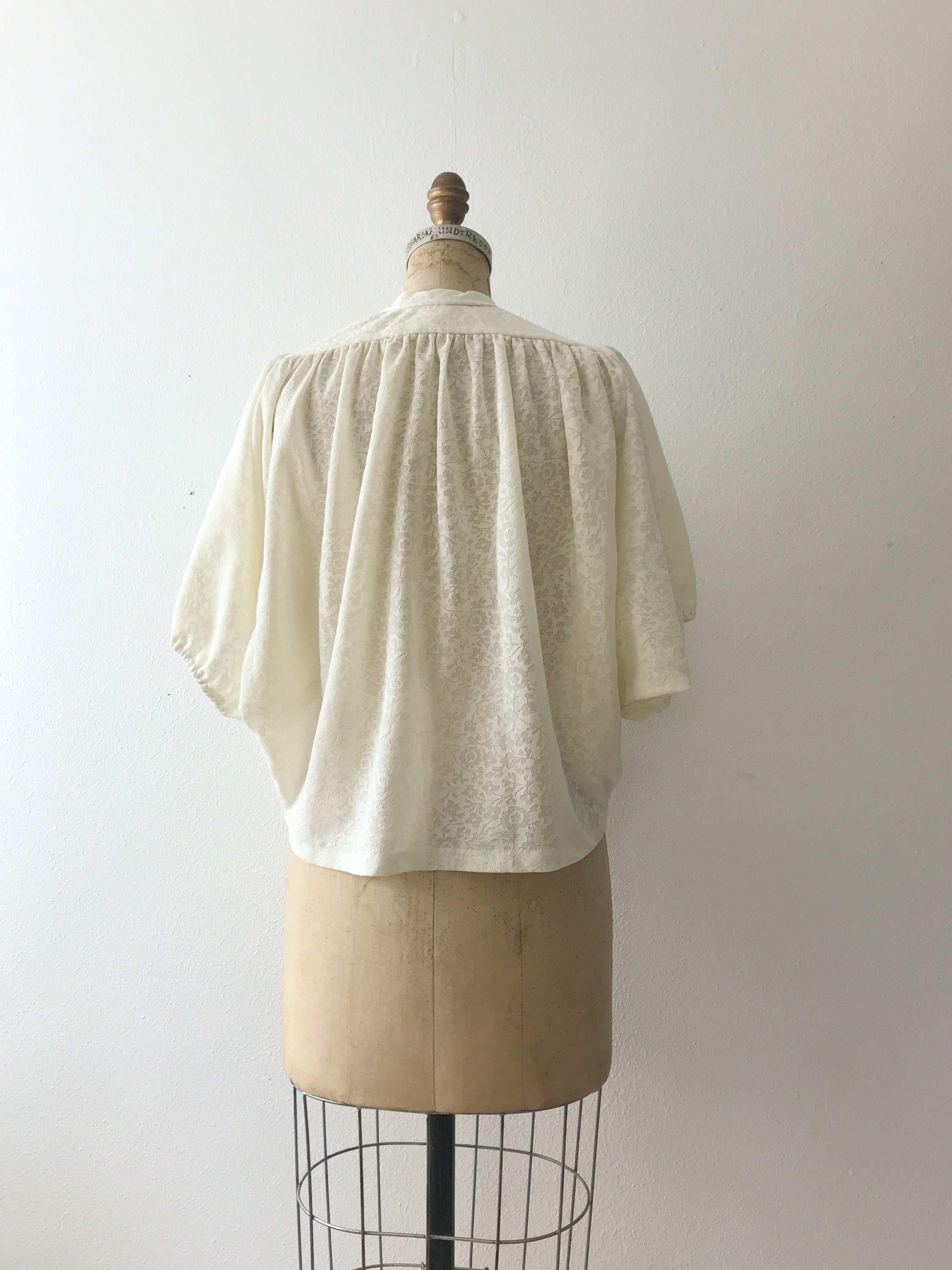 batwing blouse / 70s batwing blouse / Tarim Lace blouse