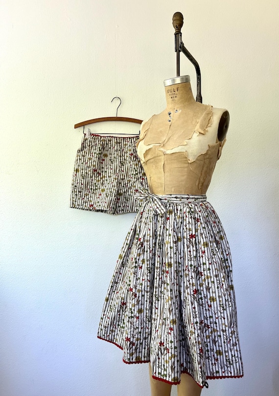 1950s two piece set / striped cotton skirt / floral shorts